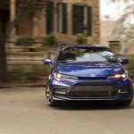 2020_Corolla_SE_6MT_BlueCrushMetallic_027_98E4C92AB23E3EB4E7EEA97B4A269F54AD188965-600×392