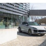 2021_Porsche_Cayenne_Hybrid_1