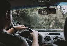 운전 중 갑자기 달콤한 시럽 냄새가 차 안으로 스며든다면?