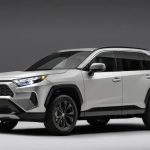 2022-Toyota-RAV4-SE-Hybrid-front-three-quarter