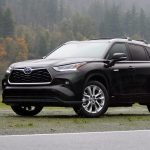 Toyota-Highlander-Hybrid-front-three-quarter