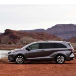 2022_Toyota_Sienna_2