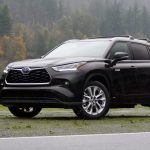 Toyota-Highlander-Hybrid-front-three-quarter