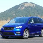 2021-Chrysler-Pacifica-Hybrid-front1