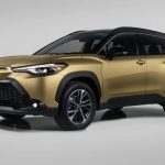 2023_Toyota_Corolla_Cross_Hybrid_XSE_Acidic_Blast_001