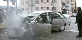 가주에서 영업하는 차보험사 중 켐퍼와 파머스가 소비자들로부터 가장 낮은 평가를 받았다. 사진은 LA한인타운 7가와 웨스트모어랜드 인근서 발생한 교통사고 현장. 박낙희 기자